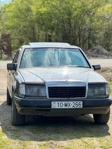 Mercedes 300 D-1