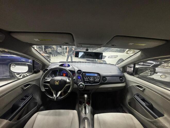 Honda Insight-12