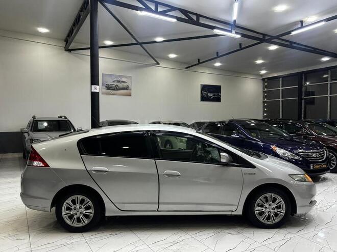Honda Insight-8