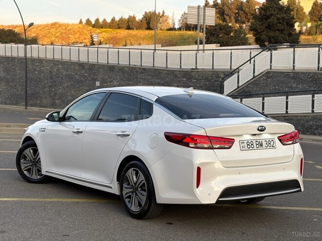Kia K5-4