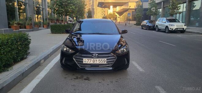 Hyundai Elantra-1