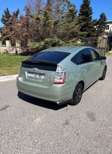 Toyota Prius-5