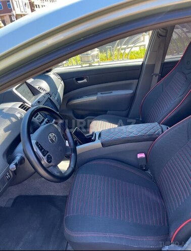 Toyota Prius-9