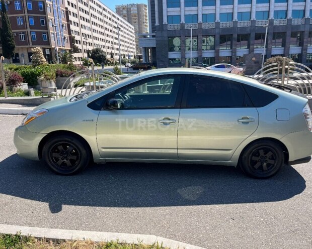 Toyota Prius-8