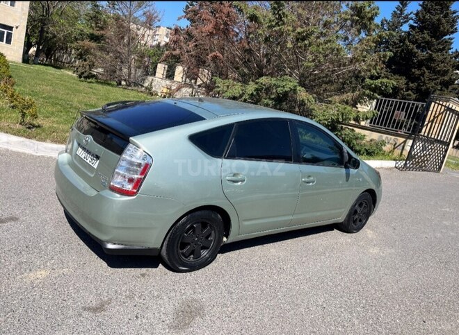 Toyota Prius-7