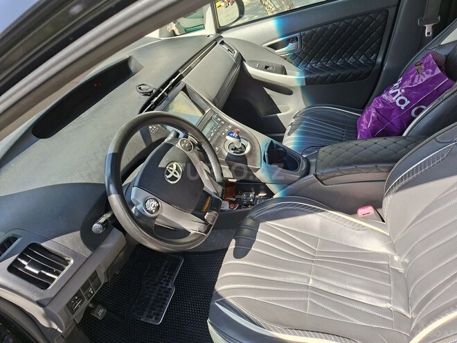 Toyota Prius-9