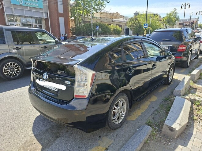 Toyota Prius-5