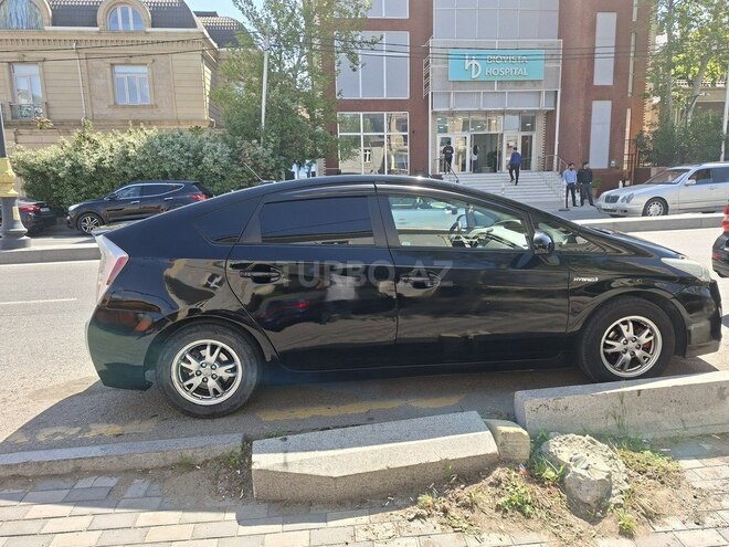 Toyota Prius-4