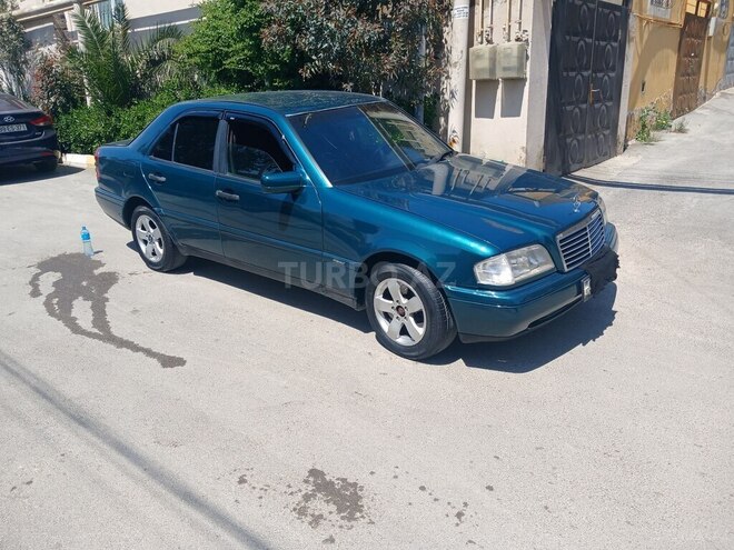 Mercedes E 200-4