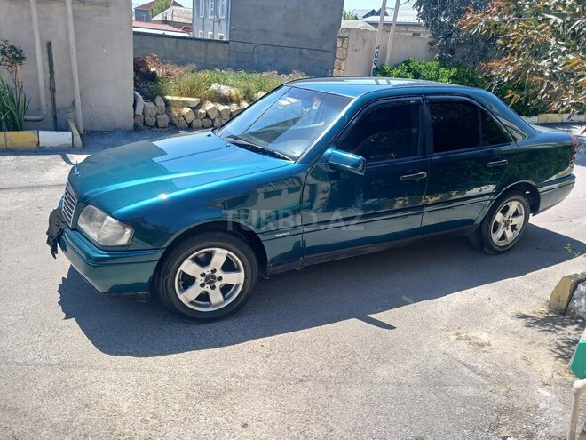 Mercedes E 200-3