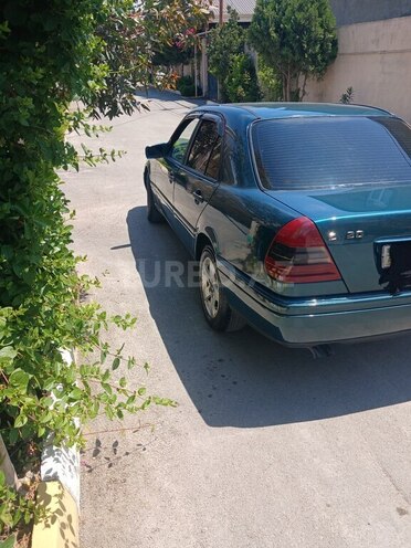 Mercedes E 200-5