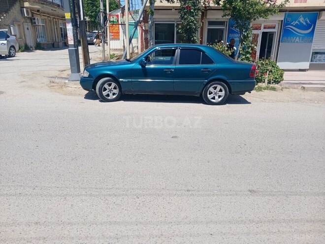 Mercedes E 200-7