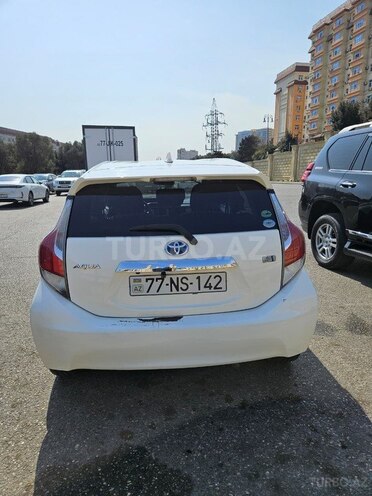 Toyota Aqua-6