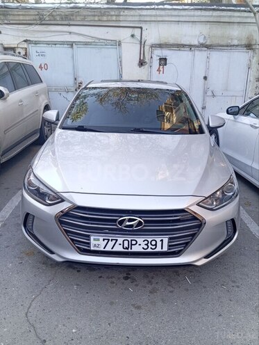 Hyundai Elantra-1