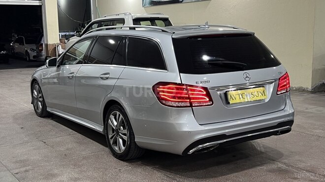 Mercedes E 250-11