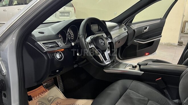 Mercedes E 250-21