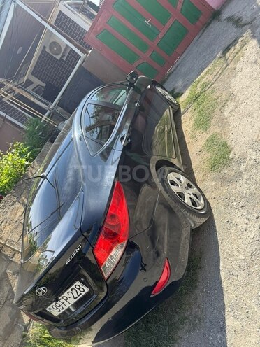 Hyundai Accent-8