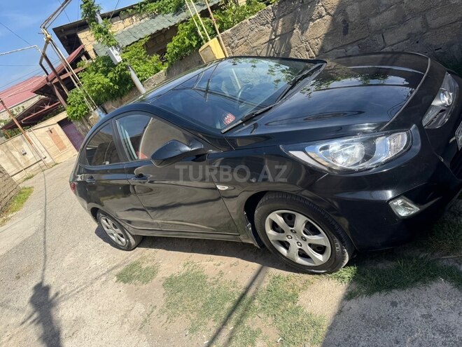 Hyundai Accent-9