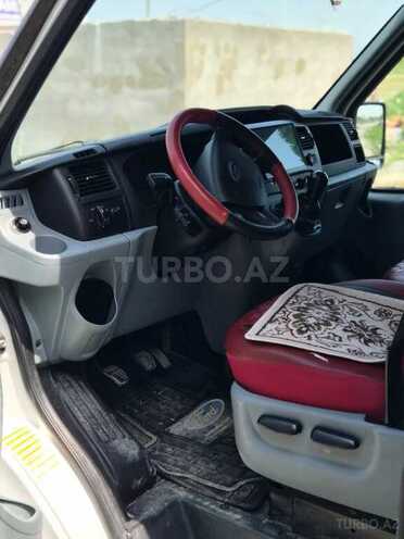 Ford Transit-6