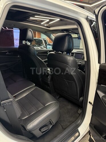 Kia Sorento-12