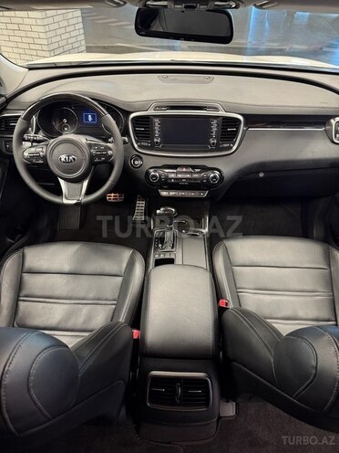 Kia Sorento-11