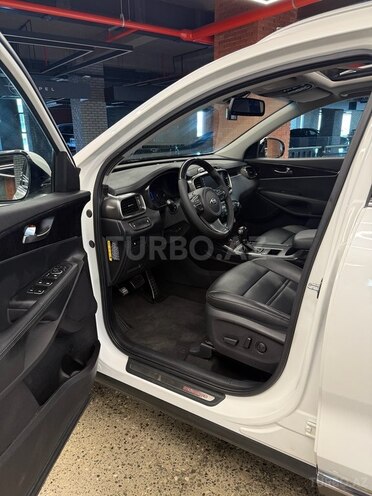 Kia Sorento-14