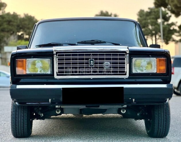 LADA (VAZ) 2107-1
