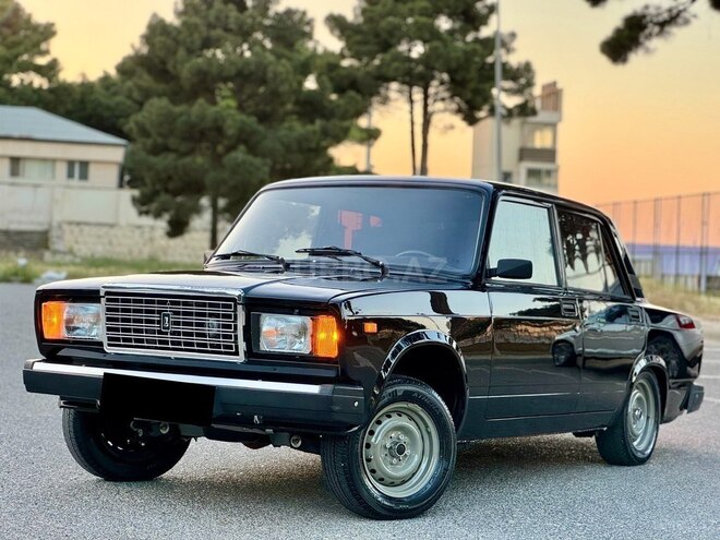 LADA (VAZ) 2107-2