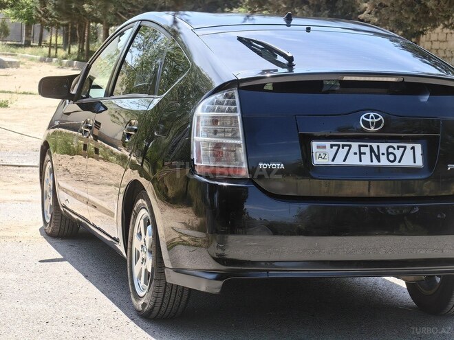 Toyota Prius-5