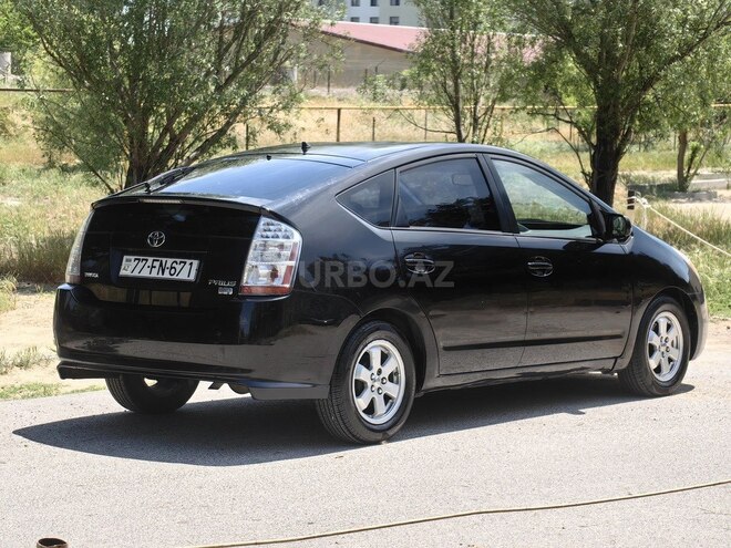 Toyota Prius-4