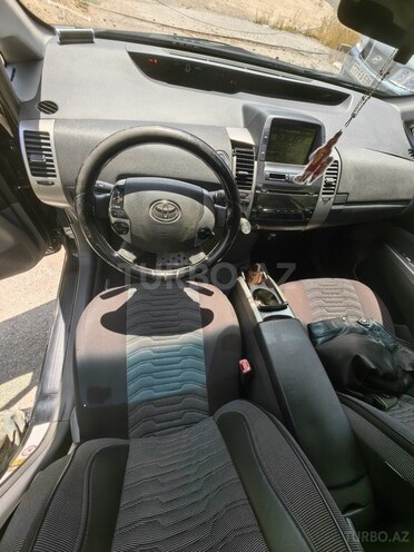 Toyota Prius-8