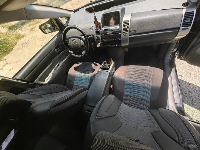 Toyota Prius-9