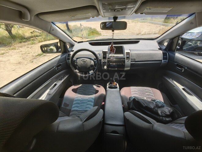 Toyota Prius-10
