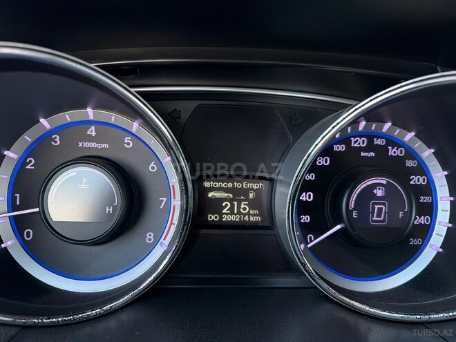Hyundai Sonata-8