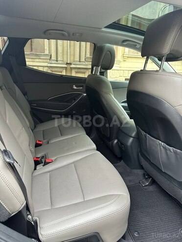 Hyundai Santa Fe-15
