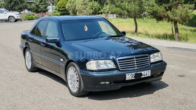 Mercedes C 200-1
