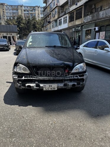 Mercedes ML 320-1
