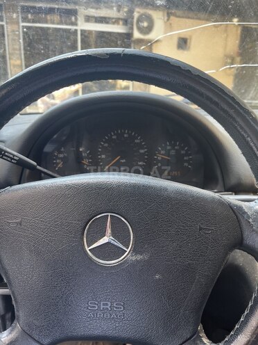 Mercedes ML 320-9