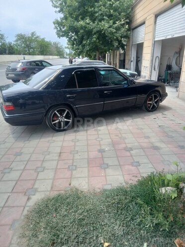 Mercedes E 200-3