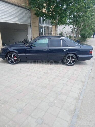 Mercedes E 200-4