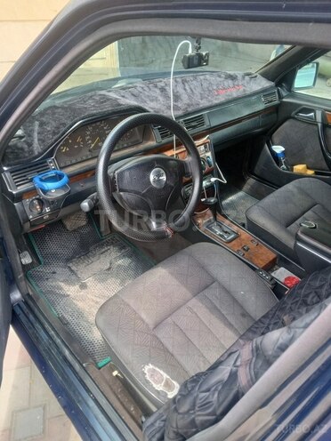 Mercedes E 200-5