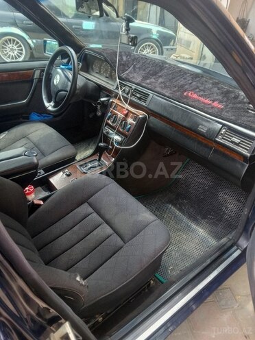 Mercedes E 200-6