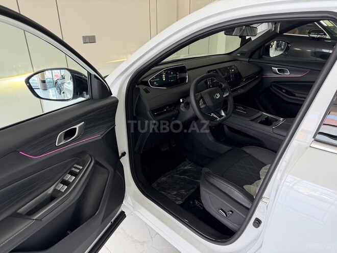 Changan Qiyuan Q05-8