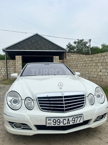 Mercedes E 280-1
