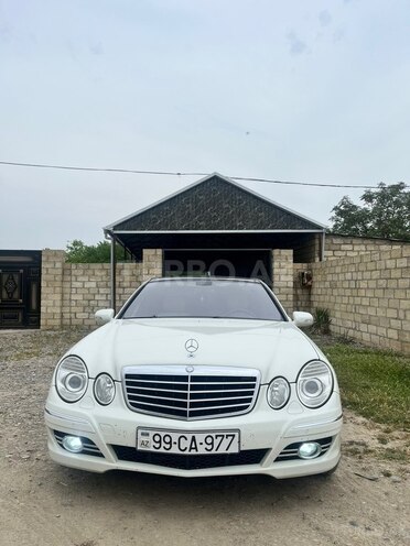 Mercedes E 280-8