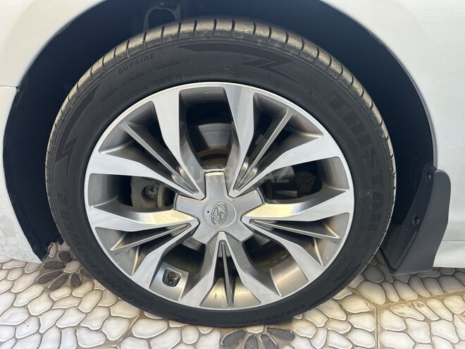 Hyundai Sonata-16
