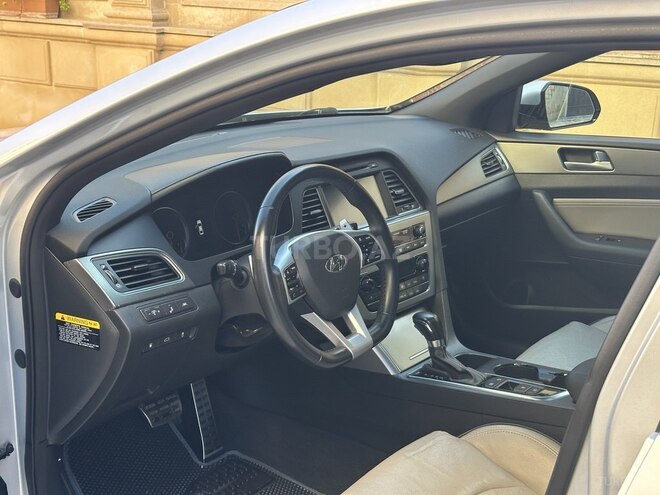 Hyundai Sonata-9