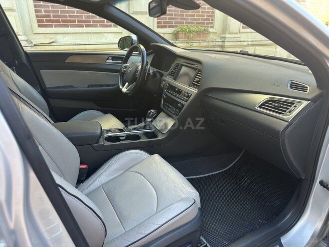 Hyundai Sonata-11