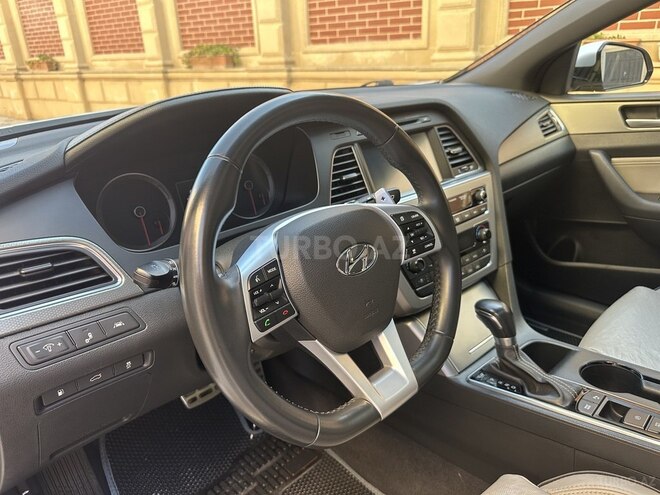 Hyundai Sonata-18
