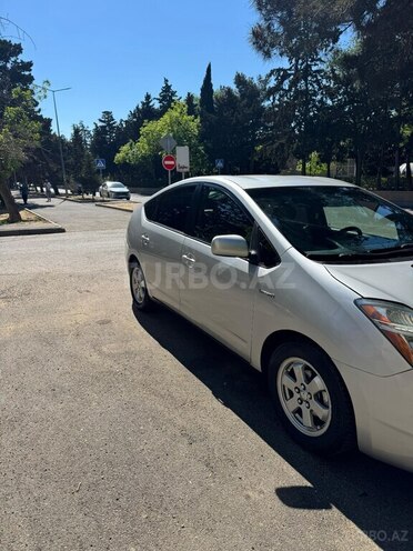 Toyota Prius-4